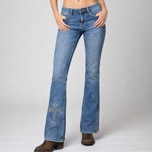 Cowgirl Tuff Bootcut Victoria Classic Cross Jeans size 28W 35L Medium Wash